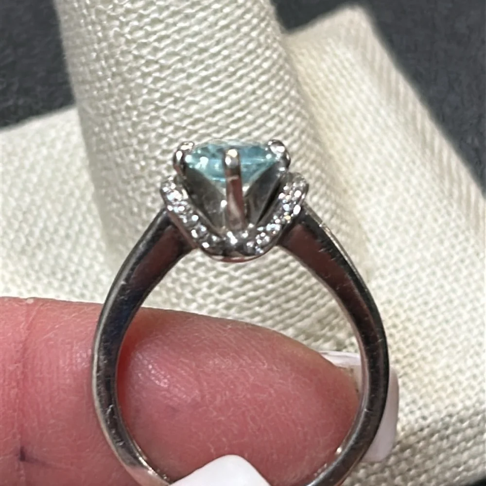 442472 14k wg blue sapphire and diamond ring - Picture 2 of 4